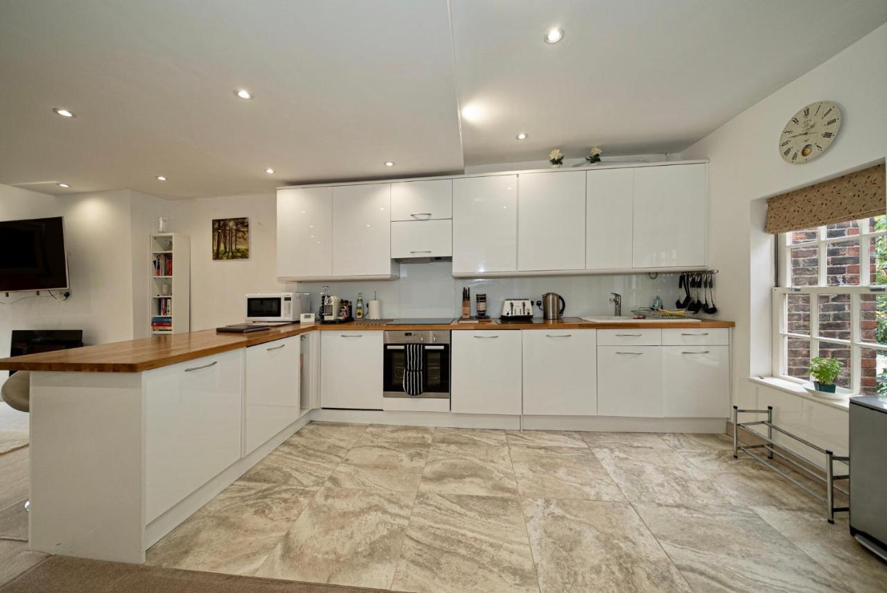 Serviced Apartments Macclesfield Buitenkant foto